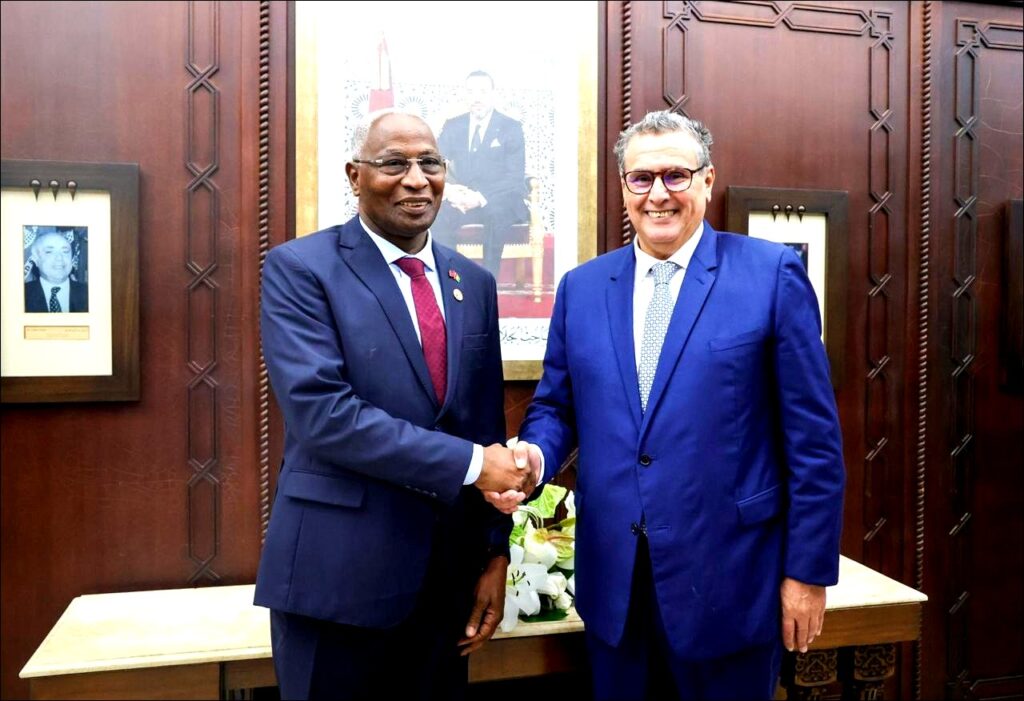 Akhannouch discute avec le Premier ministre guinéen
